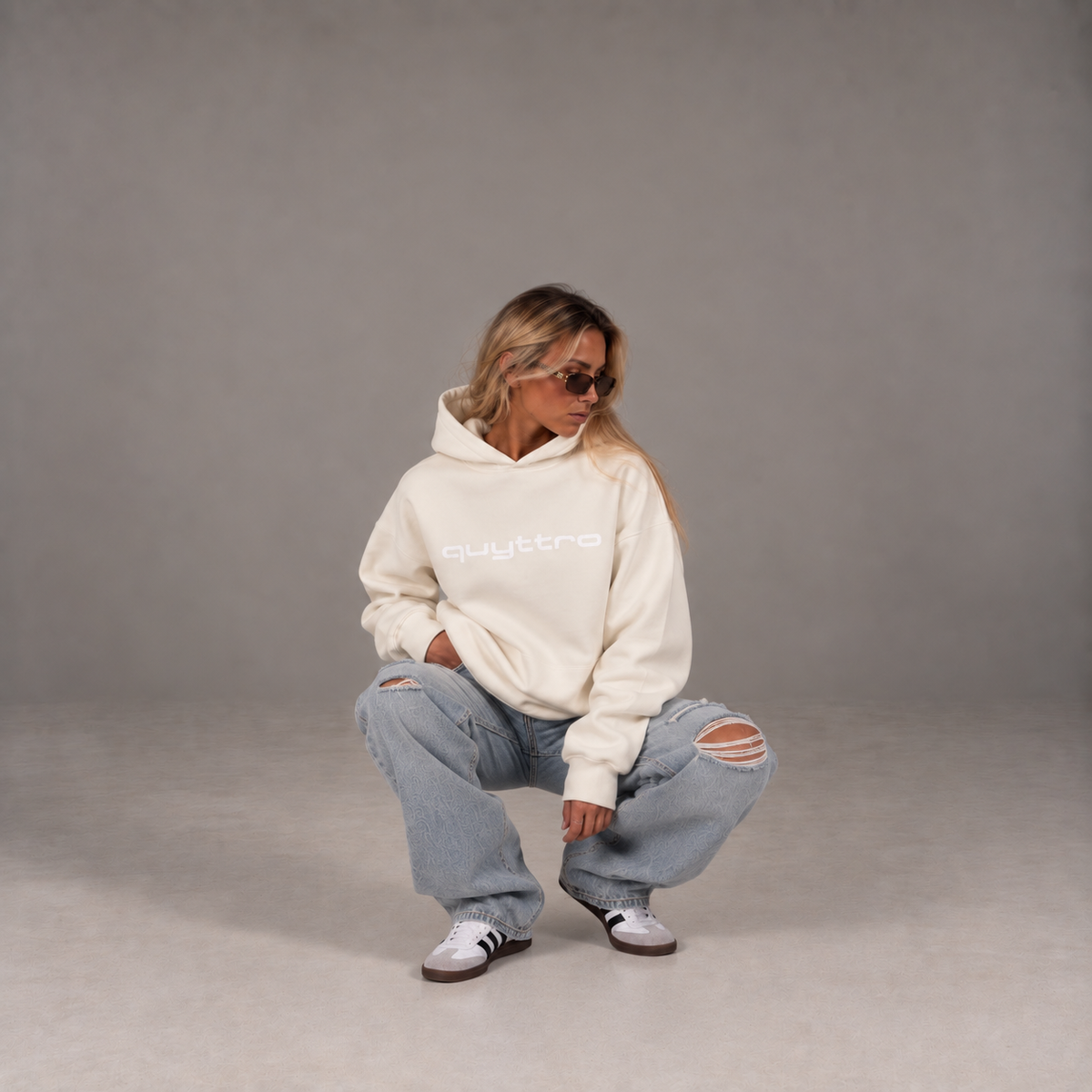 White Essential Hoodie - quyttro